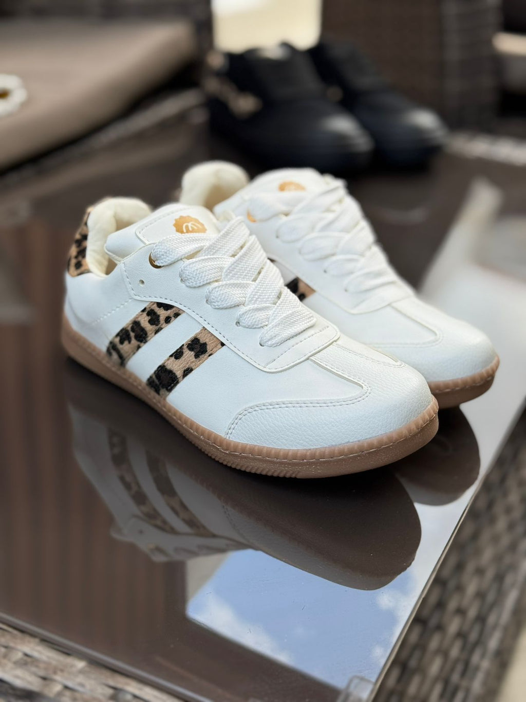 gid://shopify/MediaImage/24942272741470